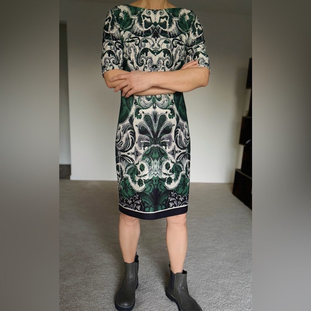 Signature Black and Green Patterned Pencil Skirt